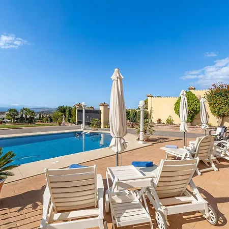 Sunny Penthouse With Pool & Hot Tub In Roca Apartman Estepona