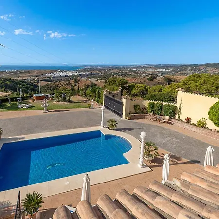 Sunny Penthouse With Pool & Hot Tub In Roca *