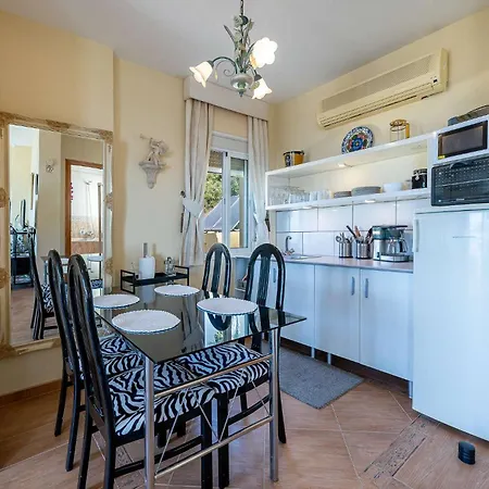 Sunny Penthouse With Pool & Hot Tub In Roca Appartement