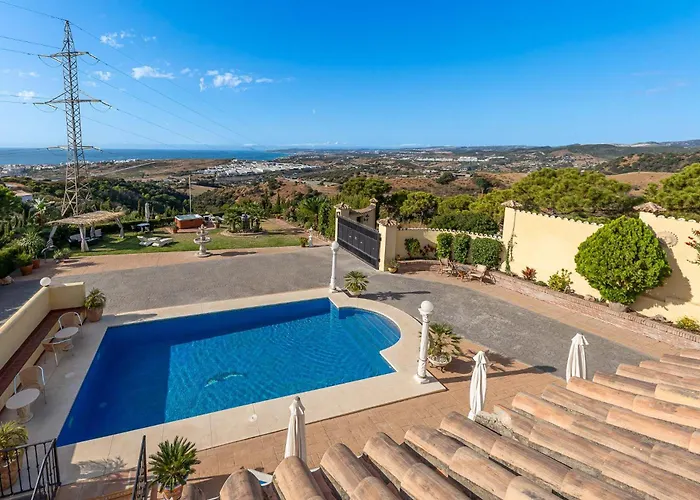 Sunny Penthouse With Pool & Hot Tub In Roca *