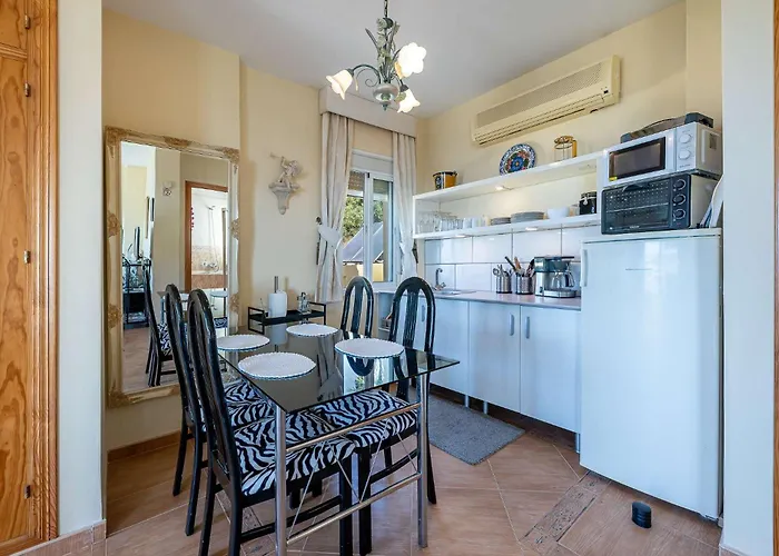 Sunny Penthouse With Pool & Hot Tub In Roca Appartement