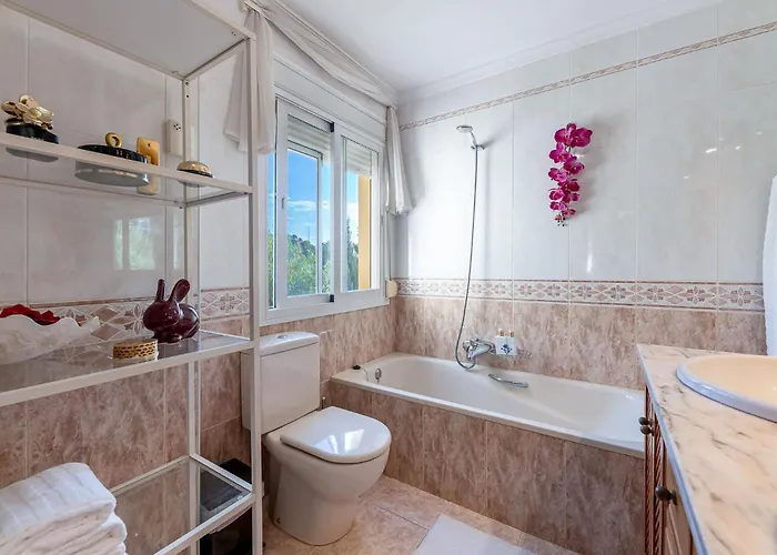 Apartment Sunny Penthouse With Pool & Hot Tub In Roca