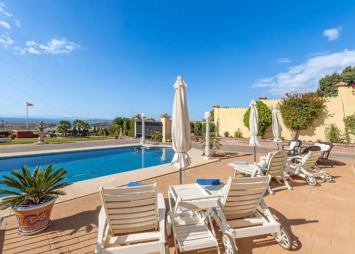 Sunny Penthouse With Pool & Hot Tub In Roca Apartment Estepona