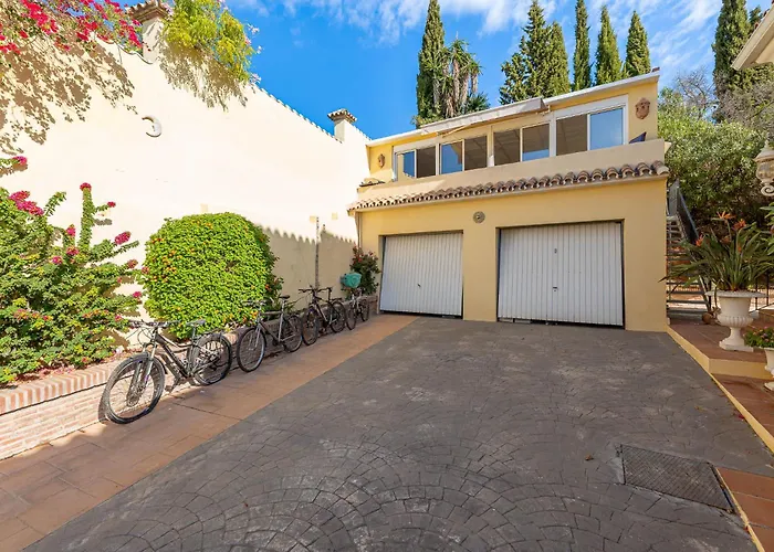 Sunny Penthouse With Pool & Hot Tub In Roca Appartement